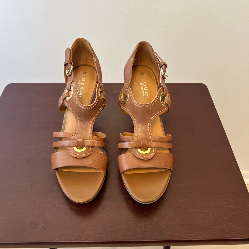 Naturalizer Dalena Leather Sandal Brown Leather Heels with Gold Accents Size 10N